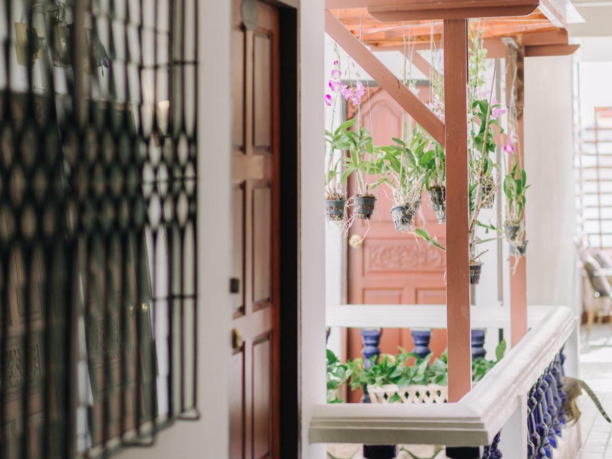 Rendezvous Oldtown Chiangmai Hotel Chiang Mai Exterior photo
